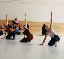 zeitgenossische tanzschulen nuremberg IMMO BUHL & LARÁ BUHL FREE SCHOOL OF DANCE RENEWAL CONTEMPORARY/MODERN DANCE seit 45 Jahren in Nürnberg